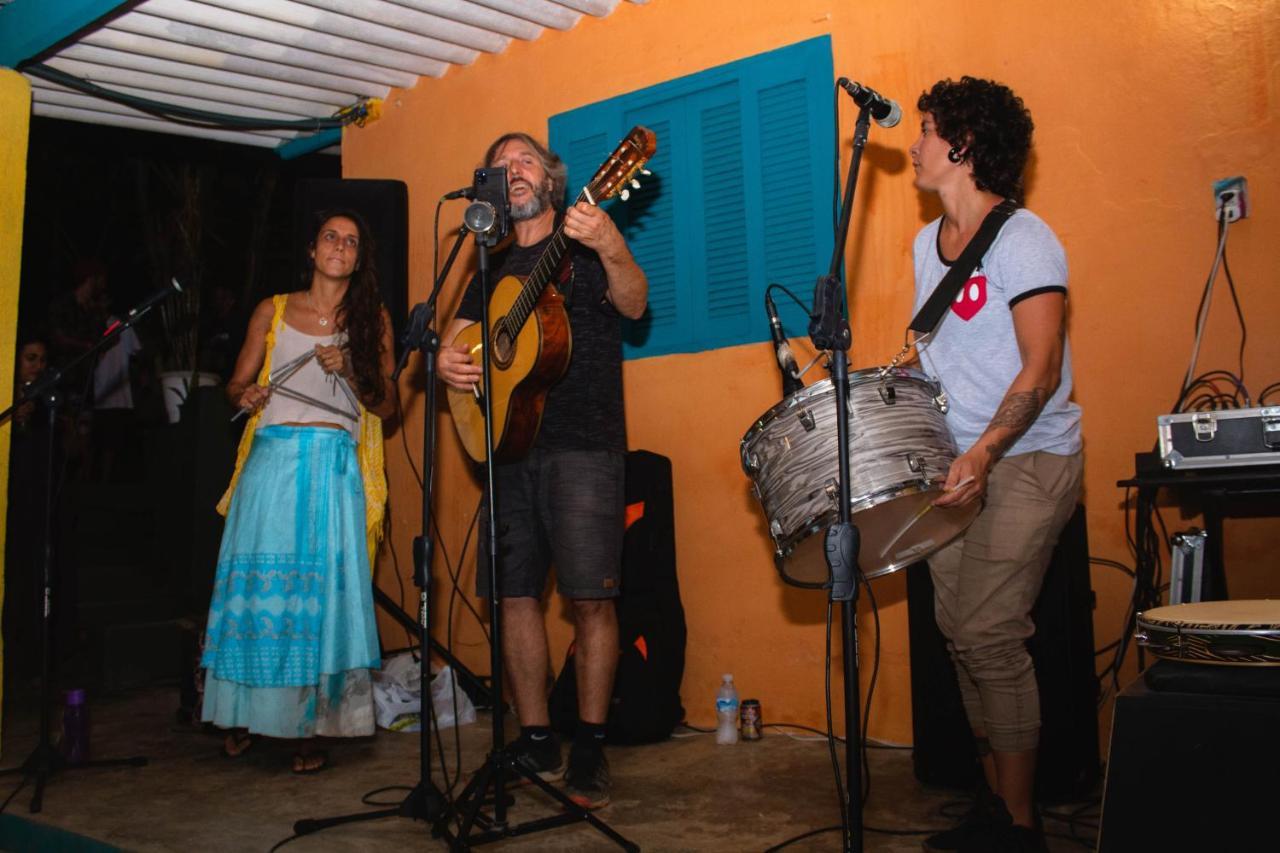 Sintonia Surf Hostel E Bar Ubatuba Bagian luar foto