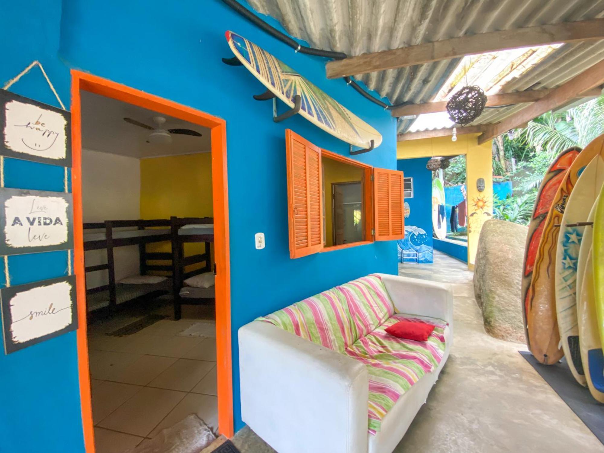 Sintonia Surf Hostel E Bar Ubatuba Ruang foto